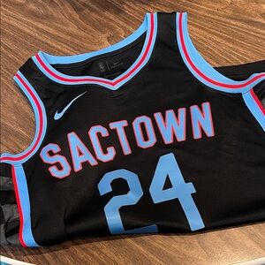 Nike Sacramento Kings City Jersey (Size Medium 44)